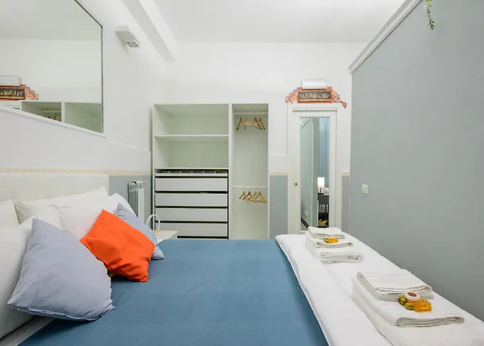 Via Di Torre Argentina